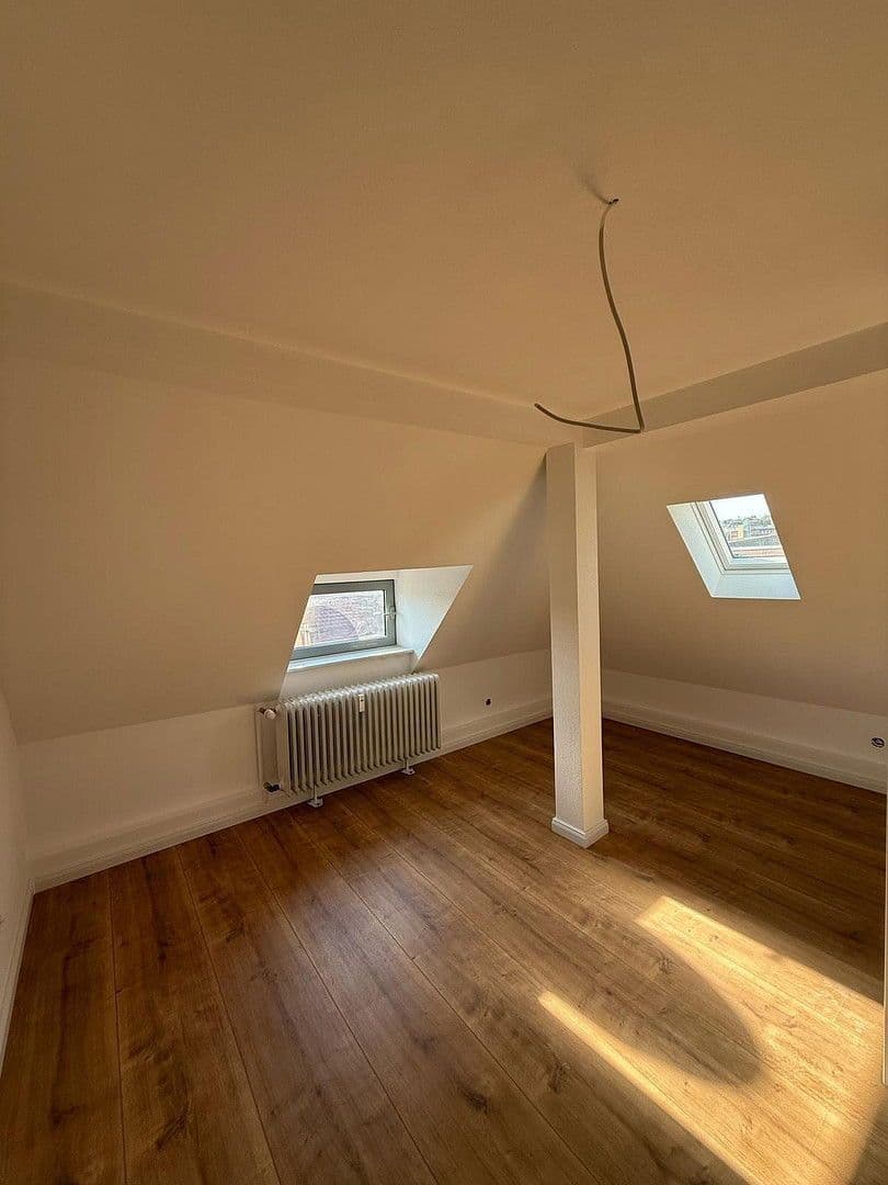 Pronájem bytu 1+1 40 m², Gutenbergstr. 2, Pforzheim, Bádensko-Württembersko Pronájem bytu 1+1 40 m², Gutenbergstr. 2, Pforzheim, Bádensko-Württembersko