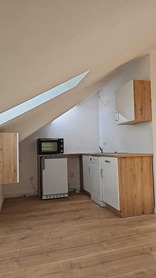 Pronájem bytu 1+1 40 m², Gutenbergstr. 2, Pforzheim, Bádensko-Württembersko Pronájem bytu 1+1 40 m², Gutenbergstr. 2, Pforzheim, Bádensko-Württembersko