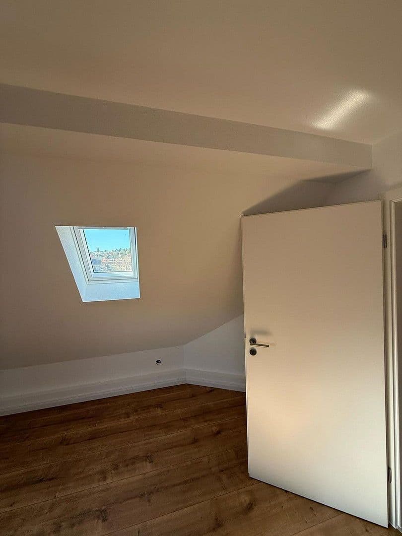 Pronájem bytu 1+1 40 m², Gutenbergstr. 2, Pforzheim, Bádensko-Württembersko Pronájem bytu 1+1 40 m², Gutenbergstr. 2, Pforzheim, Bádensko-Württembersko