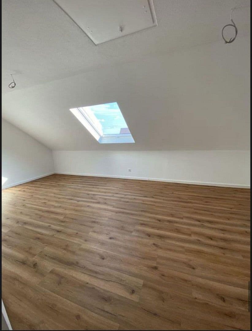 Pronájem bytu 2+1 90 m², Sankt-Catharina-Straße 10, Grabenstetten, Bádensko-Württembersko Pronájem bytu 2+1 90 m², Sankt-Catharina-Straße 10, Grabenstetten, Bádensko-Württembersko