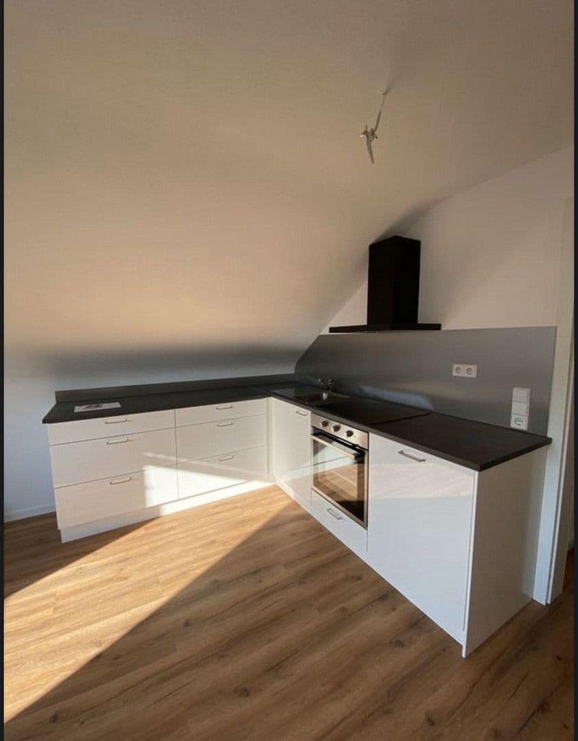 Pronájem bytu 2+1 90 m², Sankt-Catharina-Straße 10, Grabenstetten, Bádensko-Württembersko Pronájem bytu 2+1 90 m², Sankt-Catharina-Straße 10, Grabenstetten, Bádensko-Württembersko