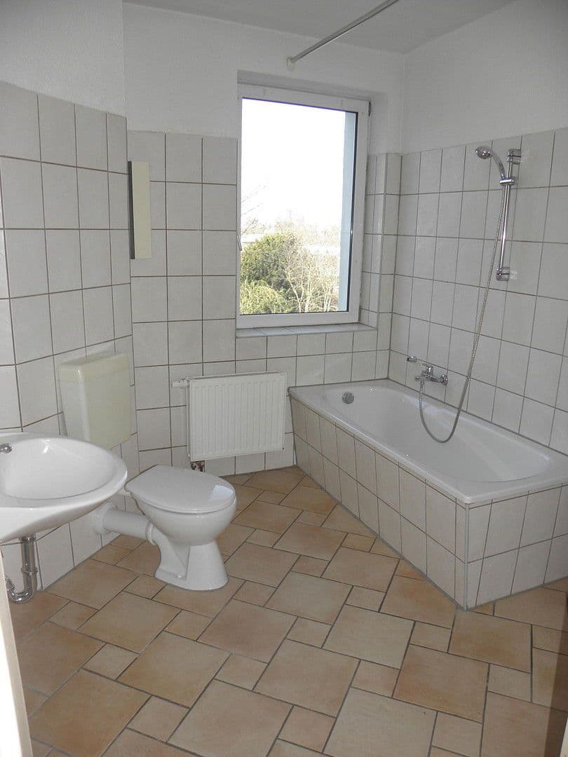 Pronájem bytu 2+1 60 m², Wernigeröder Straße 44, Magdeburg, Sasko-Anhaltsko Pronájem bytu 2+1 60 m², Wernigeröder Straße 44, Magdeburg, Sasko-Anhaltsko