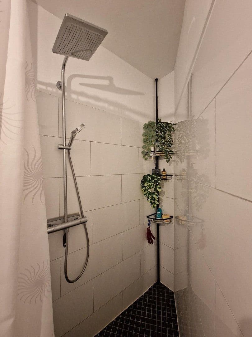 Pronájem bytu 2+1 41 m², Kölner Strasse 1, Leverkusen, Severní Porýní-Vestfálsko Pronájem bytu 2+1 41 m², Kölner Strasse 1, Leverkusen, Severní Porýní-Vestfálsko