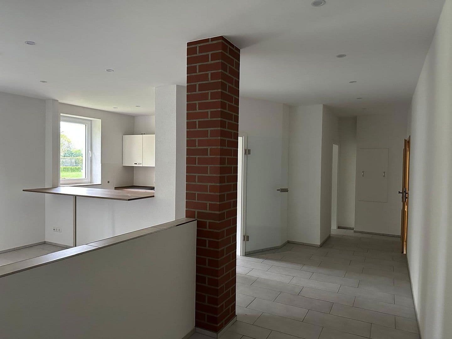 Prodej domu 655 m², pozemek 865 m², Lindenstr. 18, Brahlstorf, Mecklenburg-Vorpommern Prodej domu 655 m², pozemek 865 m², Lindenstr. 18, Brahlstorf, Mecklenburg-Vorpommern