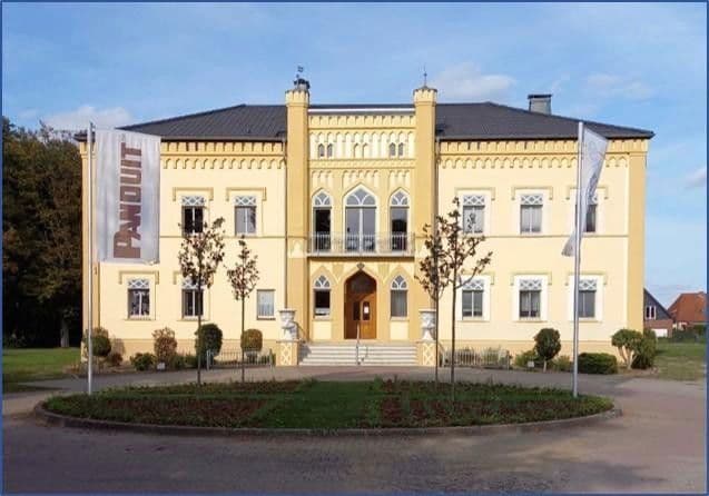 Prodej domu 655 m², pozemek 865 m², Lindenstr. 18, Brahlstorf, Mecklenburg-Vorpommern Prodej domu 655 m², pozemek 865 m², Lindenstr. 18, Brahlstorf, Mecklenburg-Vorpommern