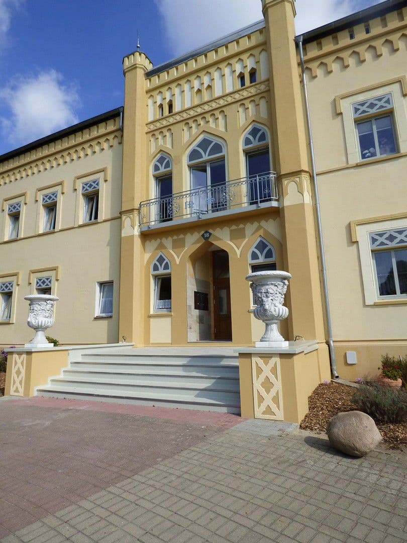 Prodej domu 655 m², pozemek 865 m², Lindenstr. 18, Brahlstorf, Mecklenburg-Vorpommern Prodej domu 655 m², pozemek 865 m², Lindenstr. 18, Brahlstorf, Mecklenburg-Vorpommern