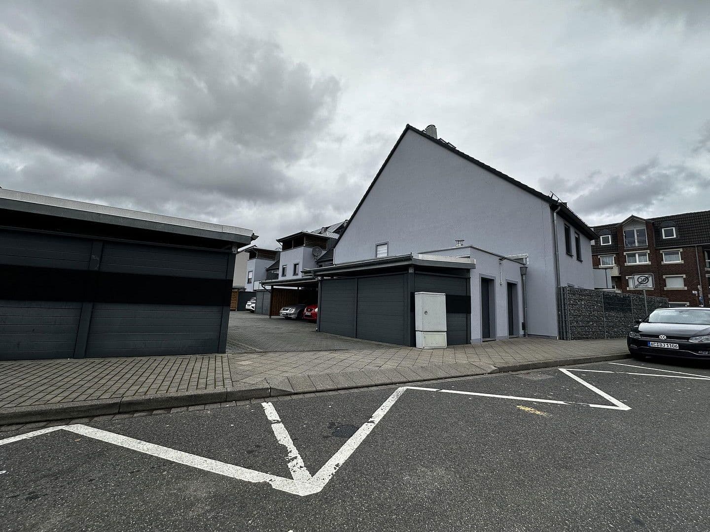 Prodej domu 1.235 m², pozemek 1.170 m², Alsdorf, Severní Porýní-Vestfálsko Prodej domu 1.235 m², pozemek 1.170 m², Alsdorf, Severní Porýní-Vestfálsko