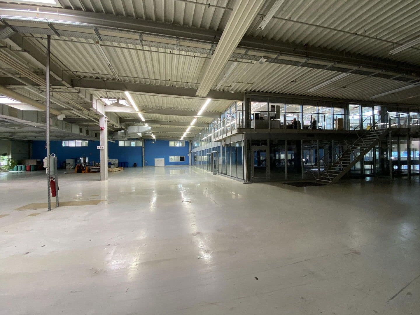 Pronájem nebytového prostoru 3.535 m², Friedrich-List-Strasse 3, Radebeul, Sasko Pronájem nebytového prostoru 3.535 m², Friedrich-List-Strasse 3, Radebeul, Sasko