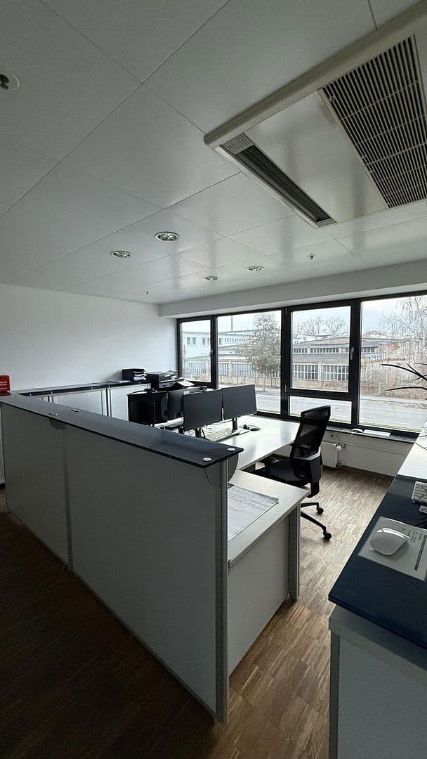 Pronájem nebytového prostoru 3.535 m², Friedrich-List-Strasse 3, Radebeul, Sasko Pronájem nebytového prostoru 3.535 m², Friedrich-List-Strasse 3, Radebeul, Sasko