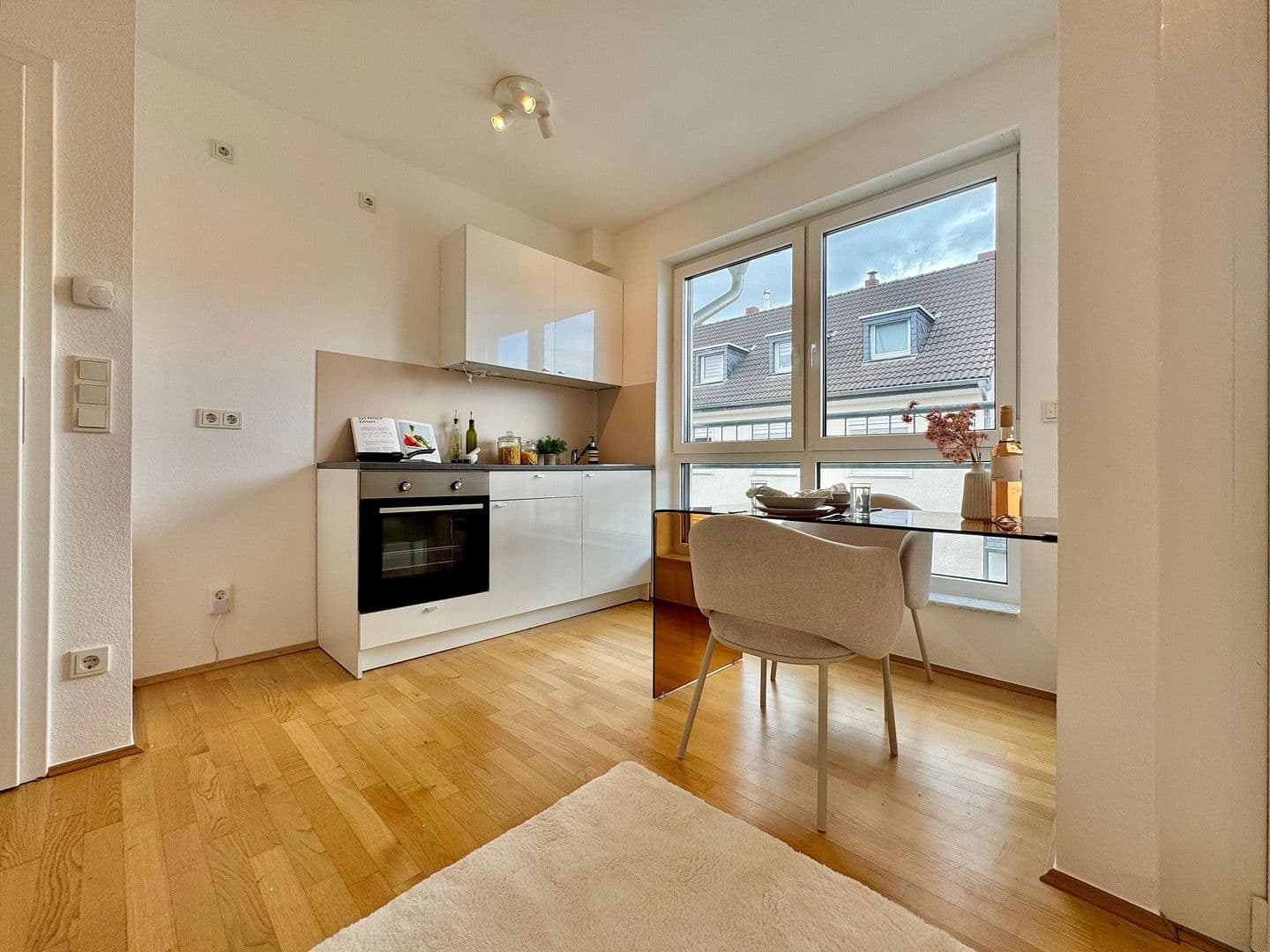 Pronájem bytu 1+1 45 m², Endenicher Str. 308, Bonn, Severní Porýní-Vestfálsko Pronájem bytu 1+1 45 m², Endenicher Str. 308, Bonn, Severní Porýní-Vestfálsko