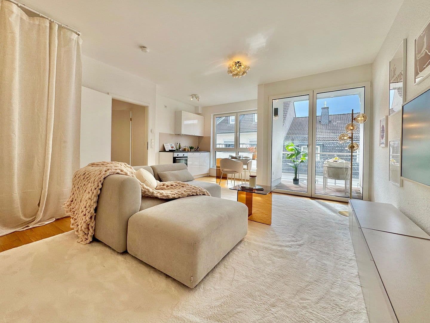 Pronájem bytu 1+1 45 m², Endenicher Str. 308, Bonn, Severní Porýní-Vestfálsko Pronájem bytu 1+1 45 m², Endenicher Str. 308, Bonn, Severní Porýní-Vestfálsko