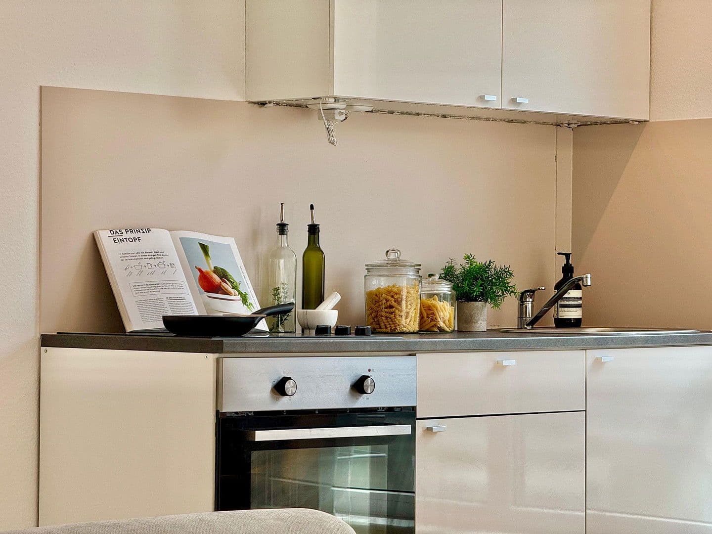 Pronájem bytu 1+1 45 m², Endenicher Str. 308, Bonn, Severní Porýní-Vestfálsko Pronájem bytu 1+1 45 m², Endenicher Str. 308, Bonn, Severní Porýní-Vestfálsko