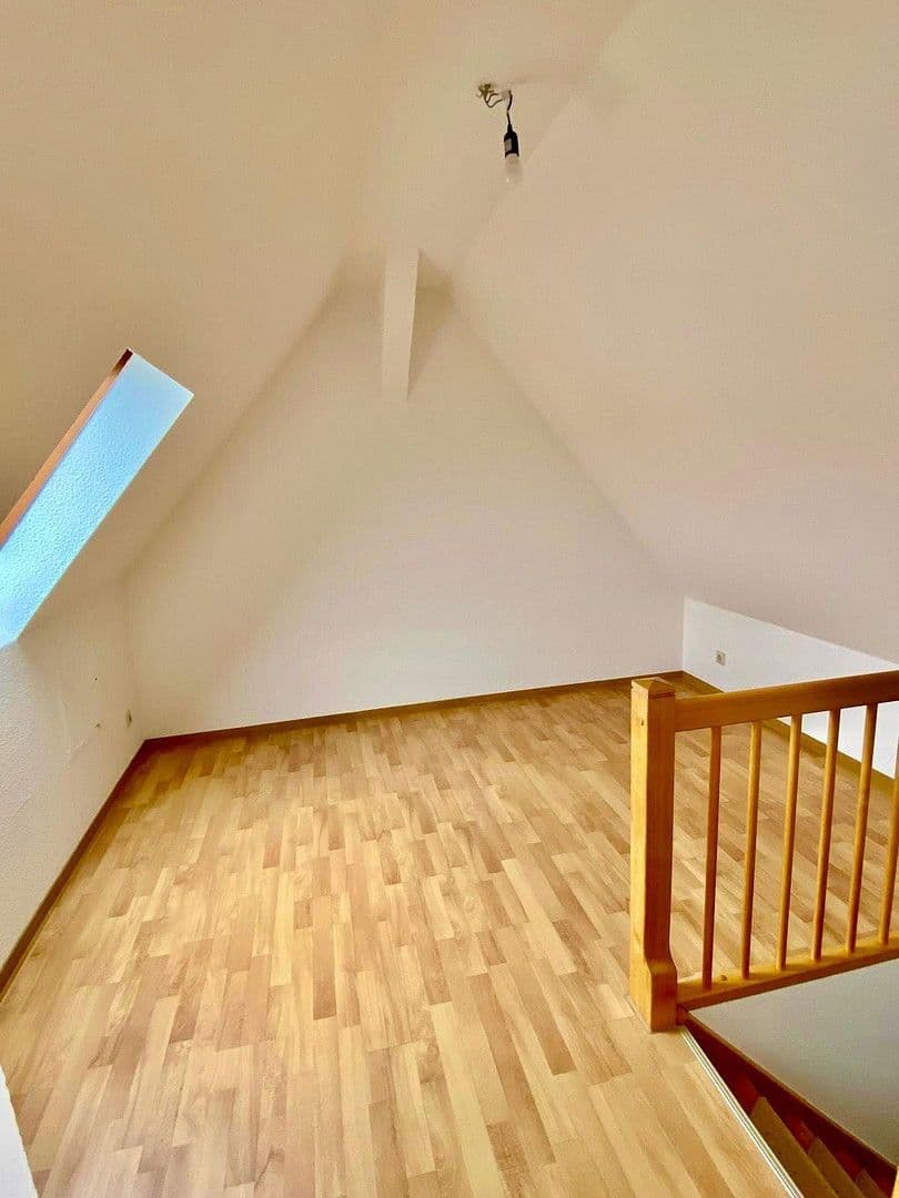 Pronájem bytu 4+1 64 m², Stuttgart, Bádensko-Württembersko Pronájem bytu 4+1 64 m², Stuttgart, Bádensko-Württembersko
