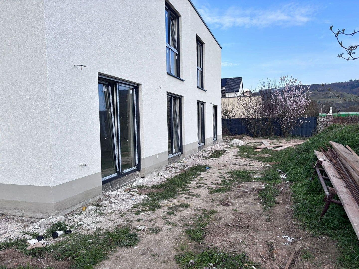 Prodej domu 173 m², pozemek 339 m², Im Kisselfließ 15, Laudenbach, Bádensko-Württembersko Prodej domu 173 m², pozemek 339 m², Im Kisselfließ 15, Laudenbach, Bádensko-Württembersko