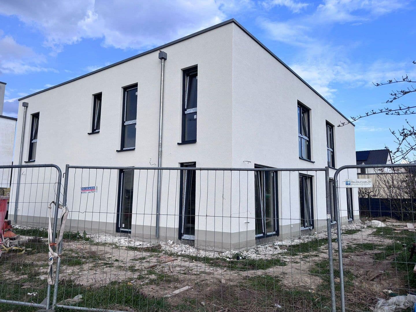 Prodej domu 173 m², pozemek 339 m², Im Kisselfließ 15, Laudenbach, Bádensko-Württembersko Prodej domu 173 m², pozemek 339 m², Im Kisselfließ 15, Laudenbach, Bádensko-Württembersko