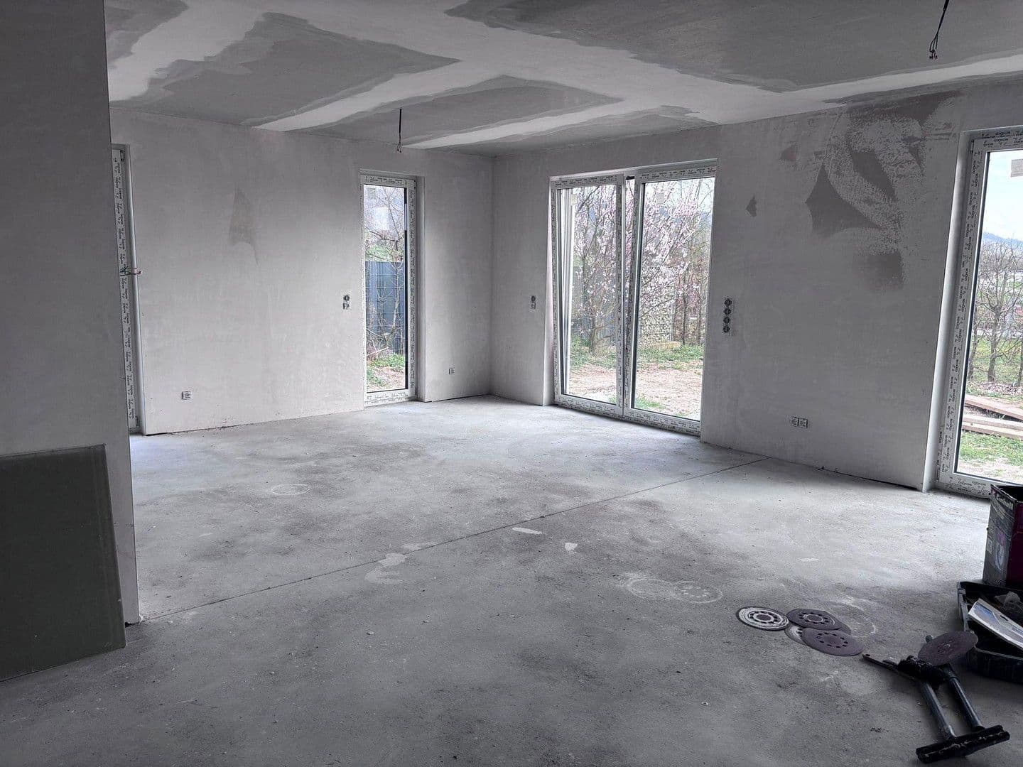 Prodej domu 173 m², pozemek 339 m², Im Kisselfließ 15, Laudenbach, Bádensko-Württembersko Prodej domu 173 m², pozemek 339 m², Im Kisselfließ 15, Laudenbach, Bádensko-Württembersko