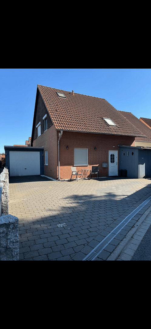 Prodej domu 128 m², pozemek 330 m², Orthleut 15, Langenhagen, Dolní Sasko Prodej domu 128 m², pozemek 330 m², Orthleut 15, Langenhagen, Dolní Sasko