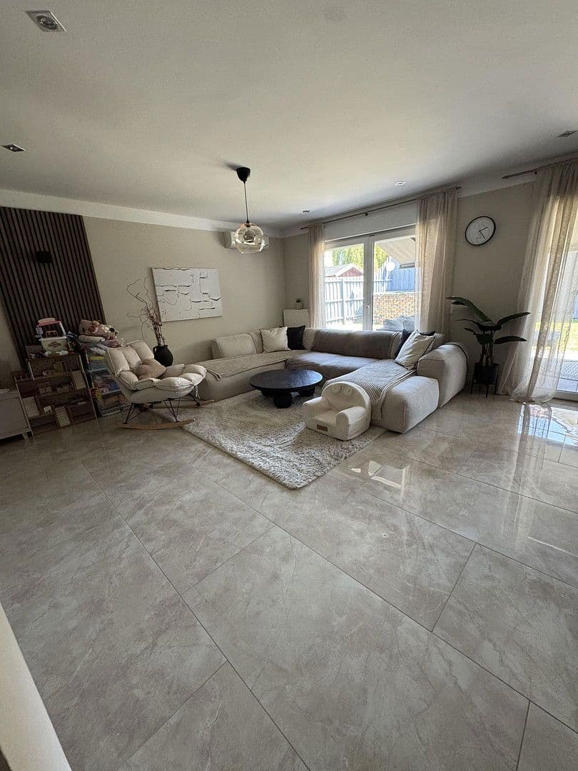 Prodej domu 128 m², pozemek 330 m², Orthleut 15, Langenhagen, Dolní Sasko Prodej domu 128 m², pozemek 330 m², Orthleut 15, Langenhagen, Dolní Sasko