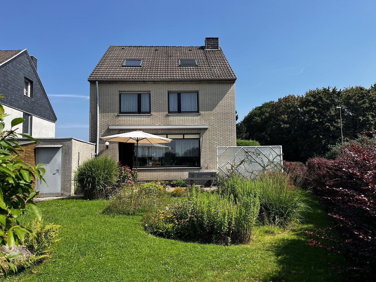 Prodej domu 152 m², pozemek 360 m², Auf Überhaaren 51, Cáchy, Severní Porýní-Vestfálsko Prodej domu 152 m², pozemek 360 m², Auf Überhaaren 51, Cáchy, Severní Porýní-Vestfálsko