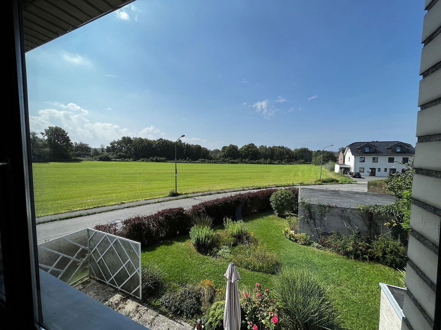 Prodej domu 152 m², pozemek 360 m², Auf Überhaaren 51, Cáchy, Severní Porýní-Vestfálsko Prodej domu 152 m², pozemek 360 m², Auf Überhaaren 51, Cáchy, Severní Porýní-Vestfálsko