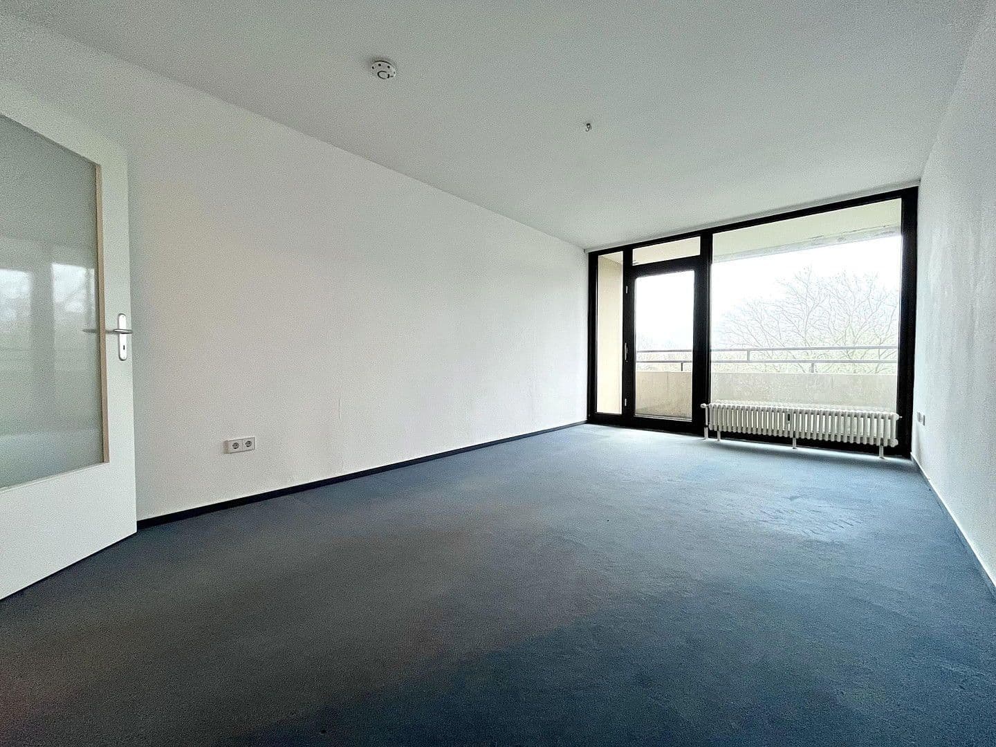 Pronájem bytu 1+1 35 m², Bemeroder Anger 17, Hannover, Dolní Sasko Pronájem bytu 1+1 35 m², Bemeroder Anger 17, Hannover, Dolní Sasko