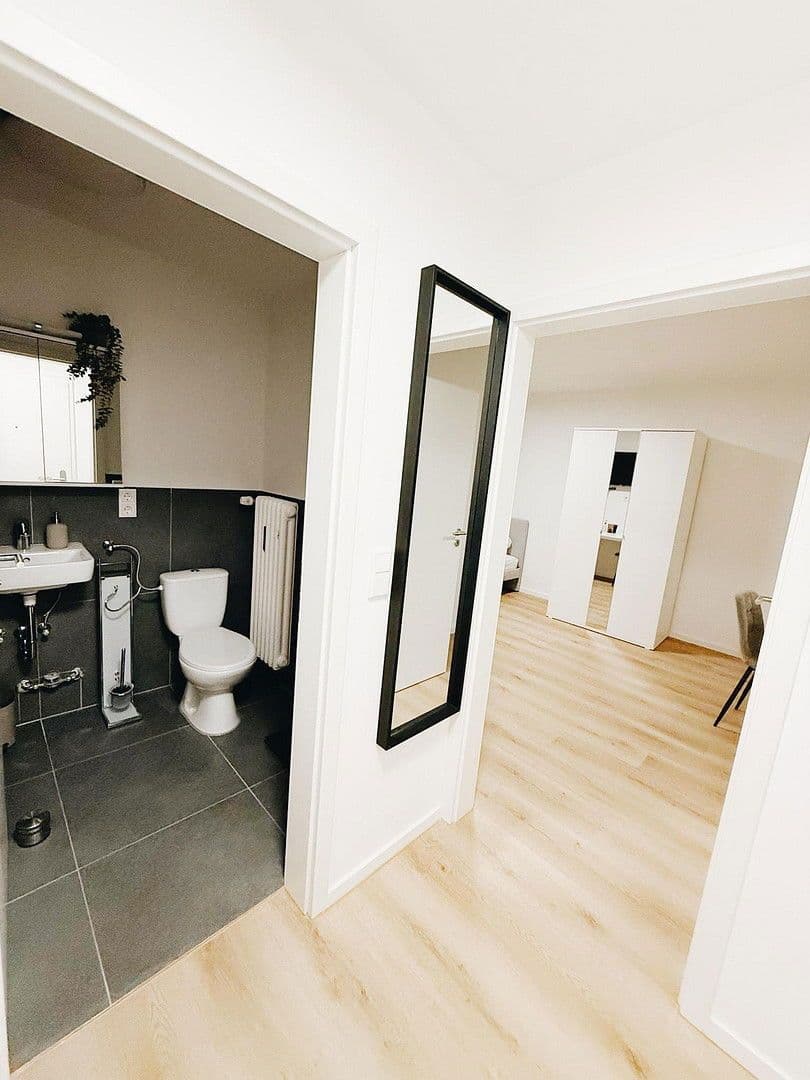 Pronájem bytu 1+kk 35 m², Königswieser Straße 1, München, Bavorsko Pronájem bytu 1+kk 35 m², Königswieser Straße 1, München, Bavorsko