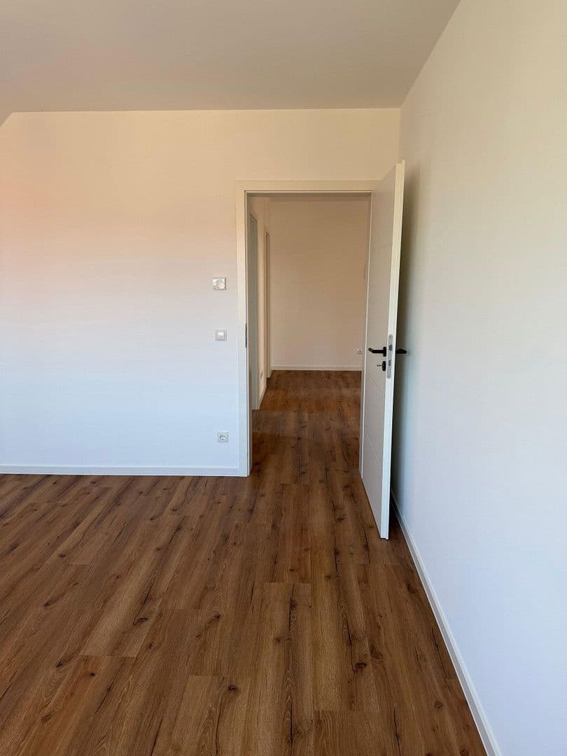 Prodej bytu 3+1 93 m², Grünstadterstraße 6, Obersülzen, Porýní-Falc Prodej bytu 3+1 93 m², Grünstadterstraße 6, Obersülzen, Porýní-Falc