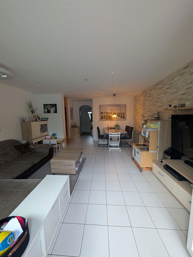 Prodej domu 107 m², pozemek 178 m², Nidderau, Hessen Prodej domu 107 m², pozemek 178 m², Nidderau, Hessen