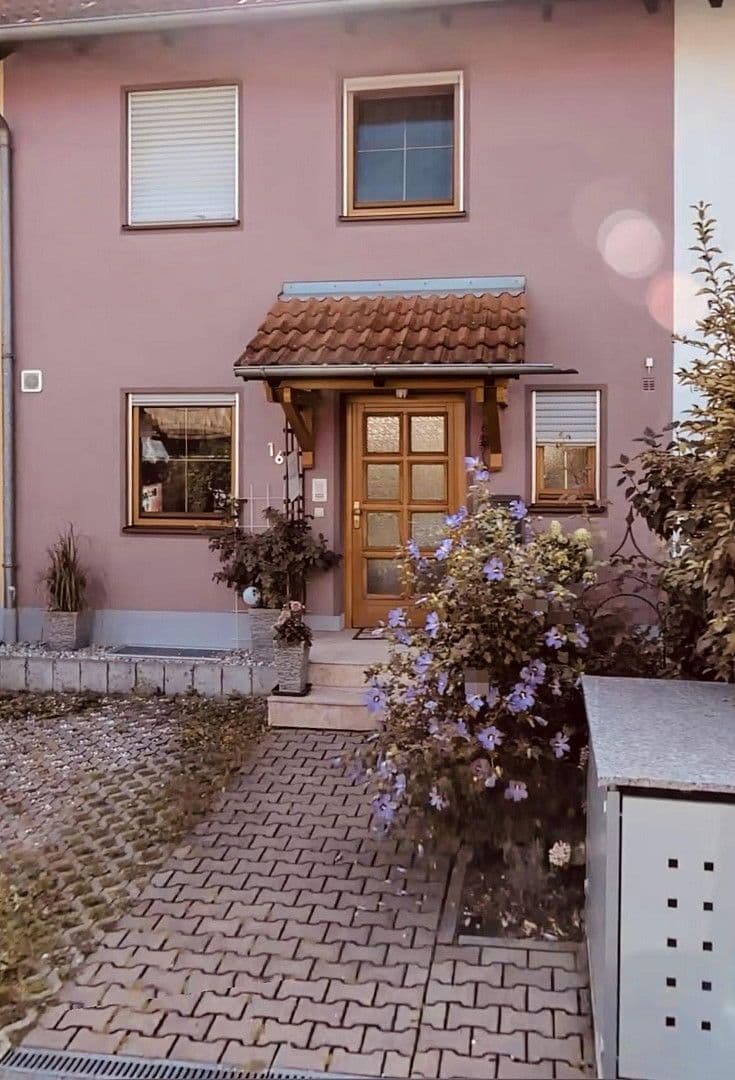 Prodej domu 160 m², pozemek 175 m², Wörth, Bavorsko Prodej domu 160 m², pozemek 175 m², Wörth, Bavorsko