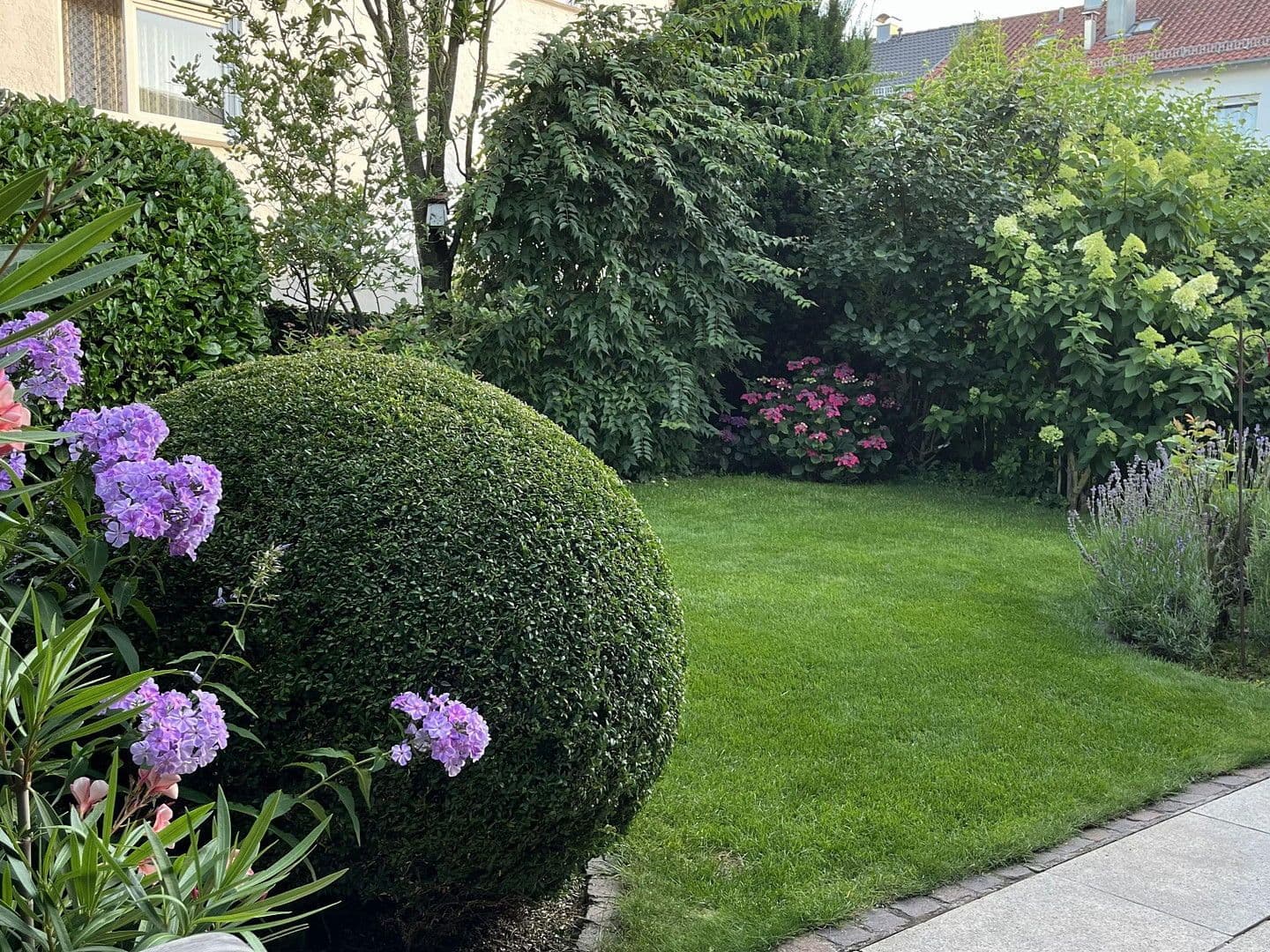 Prodej domu 146 m², pozemek 252 m², Stuttgart-Weilimdorf (Wolfbusch), Bádensko-Württembersko Prodej domu 146 m², pozemek 252 m², Stuttgart-Weilimdorf (Wolfbusch), Bádensko-Württembersko