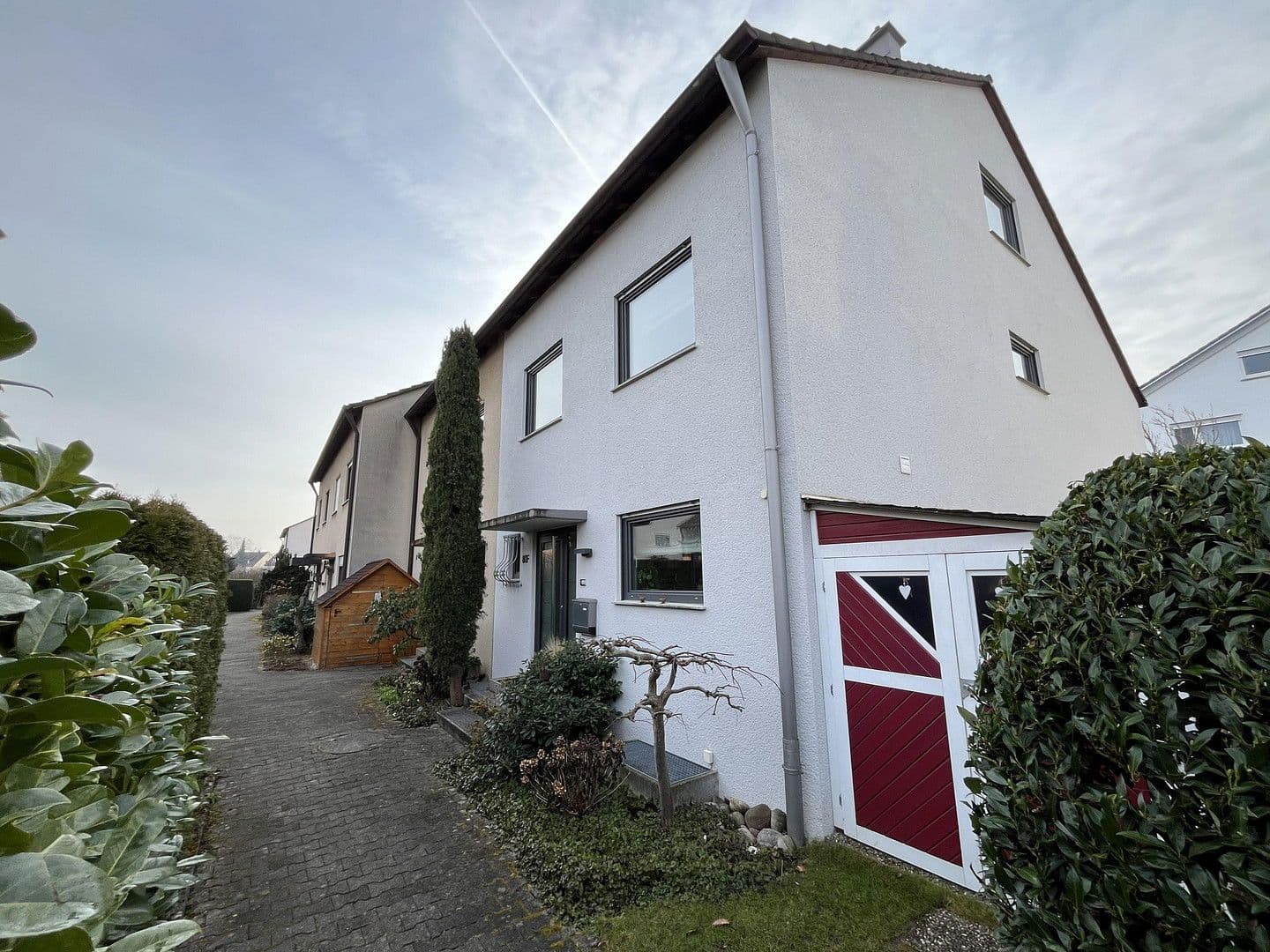 Prodej domu 146 m², pozemek 252 m², Stuttgart-Weilimdorf (Wolfbusch), Bádensko-Württembersko Prodej domu 146 m², pozemek 252 m², Stuttgart-Weilimdorf (Wolfbusch), Bádensko-Württembersko