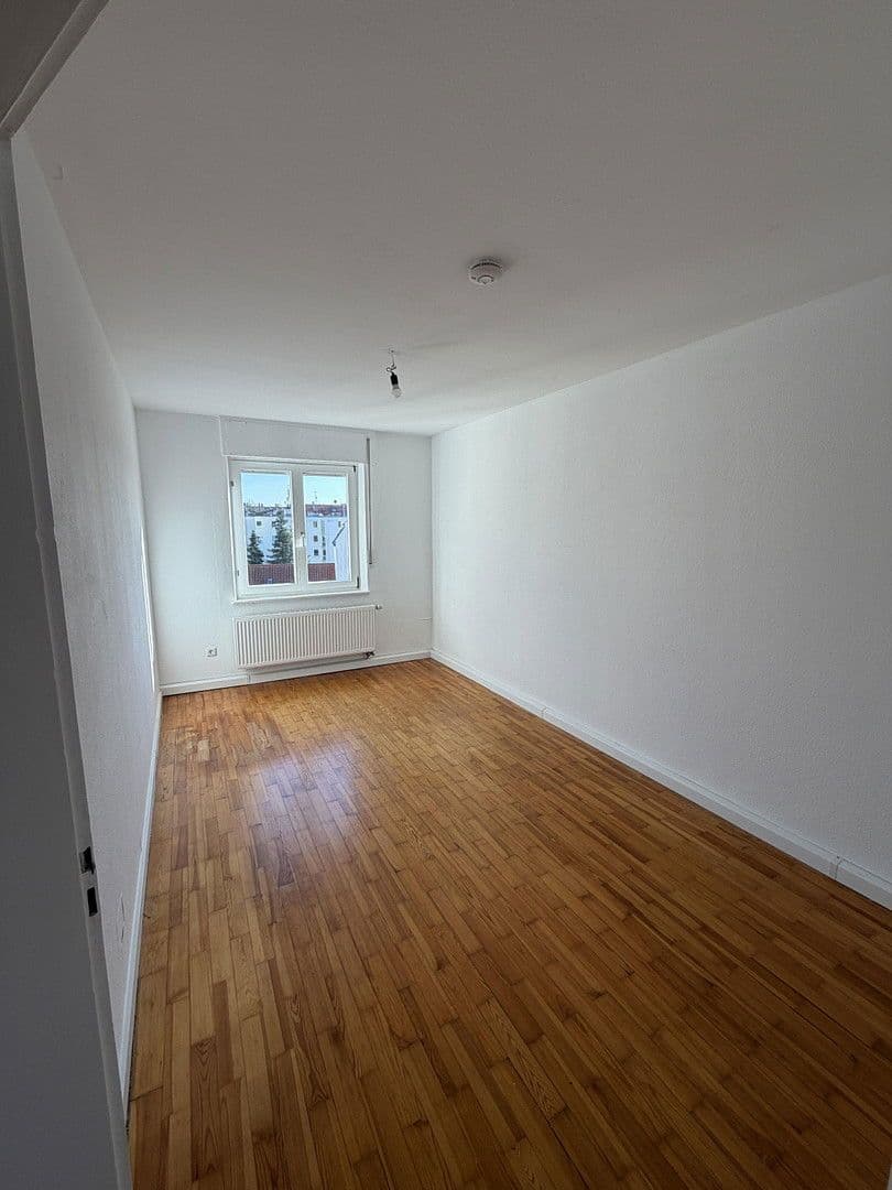 Pronájem bytu 4+1 120 m², Bucher Straße 97, Nürnberg, Bavorsko Pronájem bytu 4+1 120 m², Bucher Straße 97, Nürnberg, Bavorsko