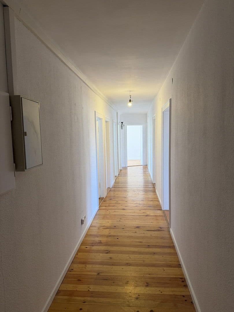 Pronájem bytu 4+1 120 m², Bucher Straße 97, Nürnberg, Bavorsko Pronájem bytu 4+1 120 m², Bucher Straße 97, Nürnberg, Bavorsko