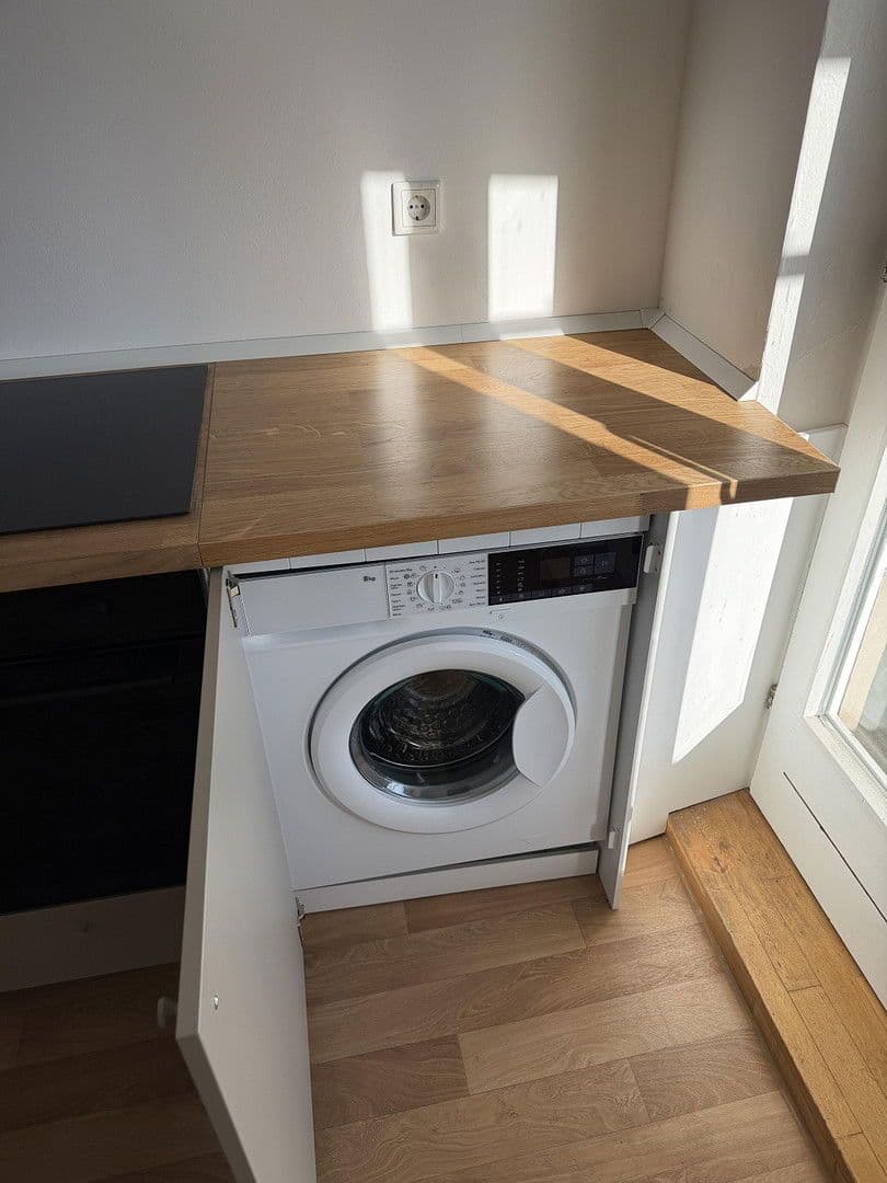 Pronájem bytu 4+1 120 m², Bucher Straße 97, Nürnberg, Bavorsko Pronájem bytu 4+1 120 m², Bucher Straße 97, Nürnberg, Bavorsko