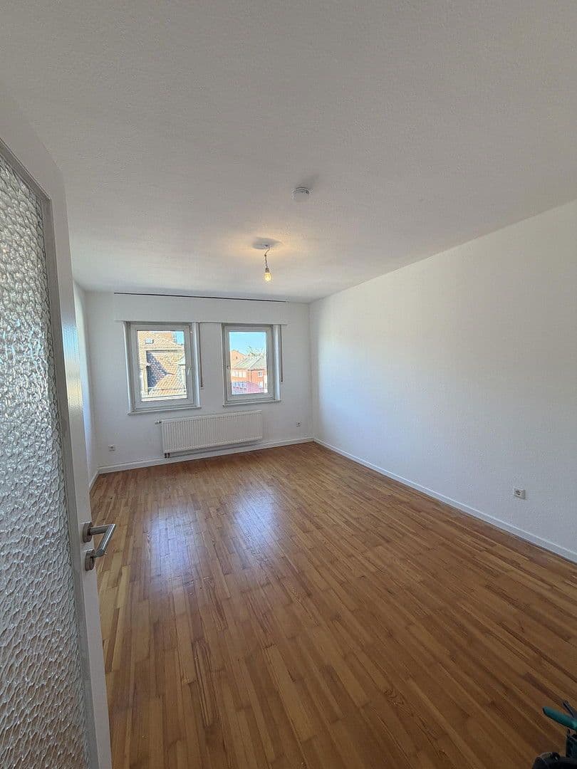 Pronájem bytu 4+1 120 m², Bucher Straße 97, Nürnberg, Bavorsko Pronájem bytu 4+1 120 m², Bucher Straße 97, Nürnberg, Bavorsko