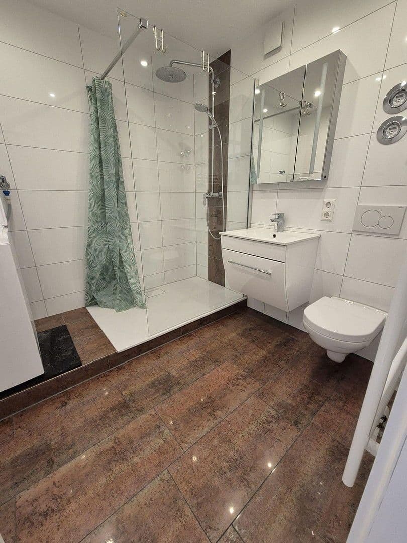 Pronájem bytu 2+1 72 m², Kussenhofstraße 37, Furtwangen im Schwarzwald, Bádensko-Württembersko Pronájem bytu 2+1 72 m², Kussenhofstraße 37, Furtwangen im Schwarzwald, Bádensko-Württembersko