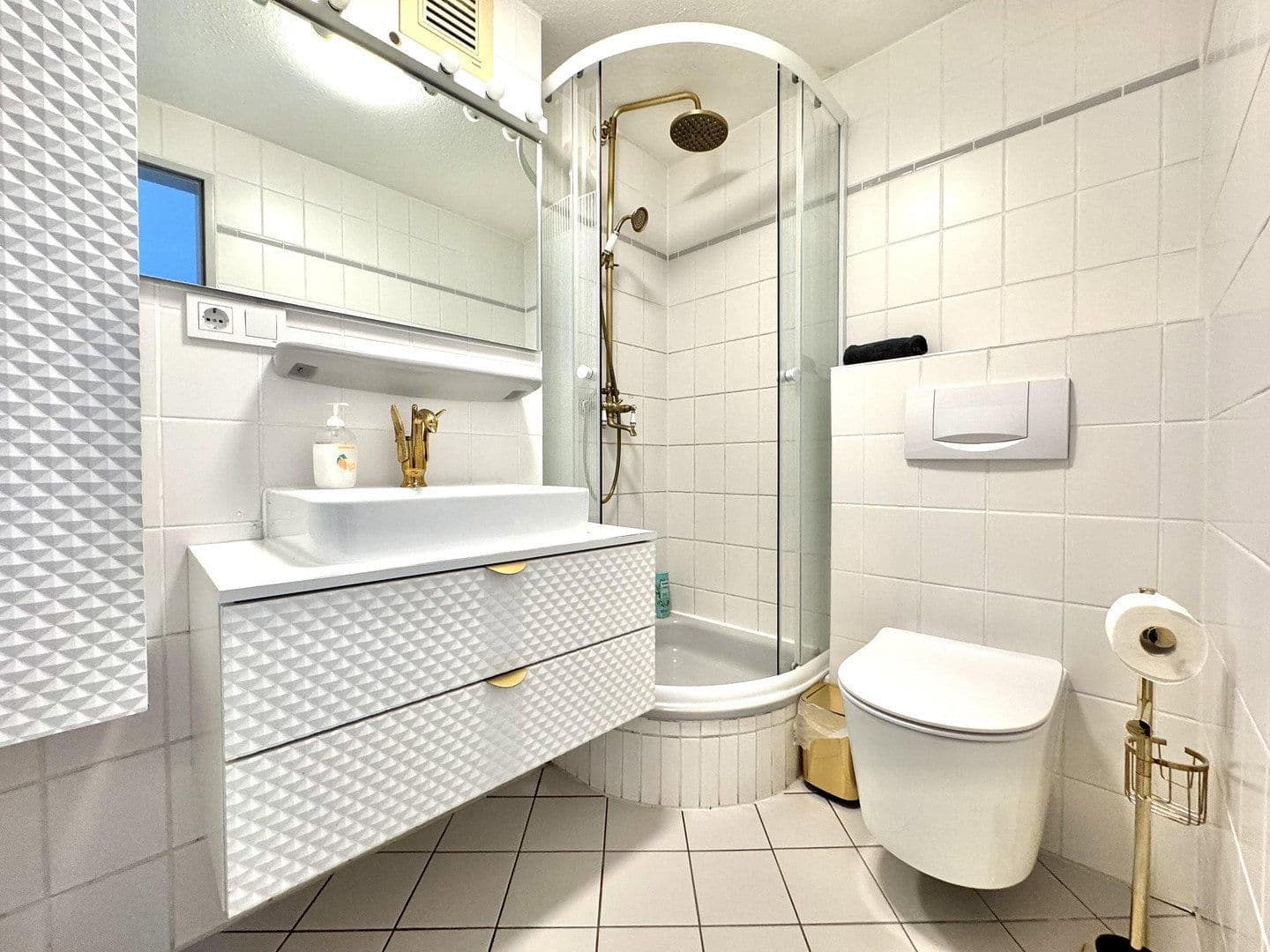 Pronájem bytu 2+1 40 m², Leineinsel 15, Hannover, Dolní Sasko Pronájem bytu 2+1 40 m², Leineinsel 15, Hannover, Dolní Sasko