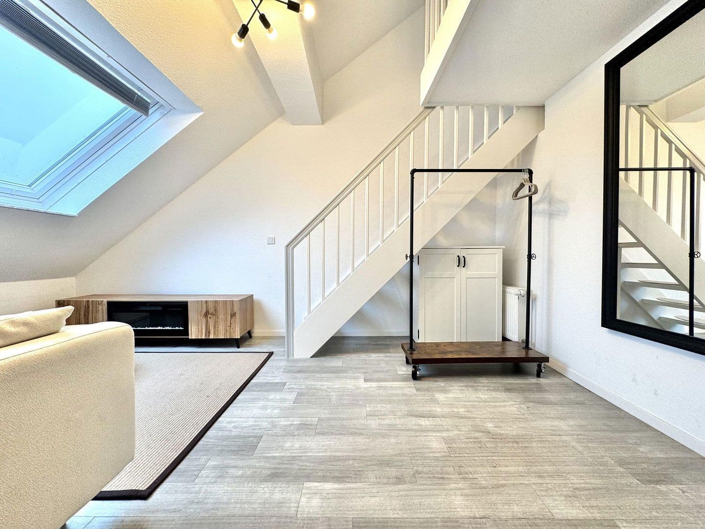 Pronájem bytu 2+1 40 m², Leineinsel 15, Hannover, Dolní Sasko Pronájem bytu 2+1 40 m², Leineinsel 15, Hannover, Dolní Sasko