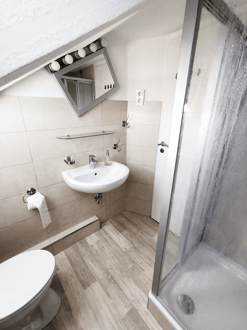 Prodej domu 168 m², pozemek 121 m², Kirchweg 77, Bremen, Bremen Prodej domu 168 m², pozemek 121 m², Kirchweg 77, Bremen, Bremen