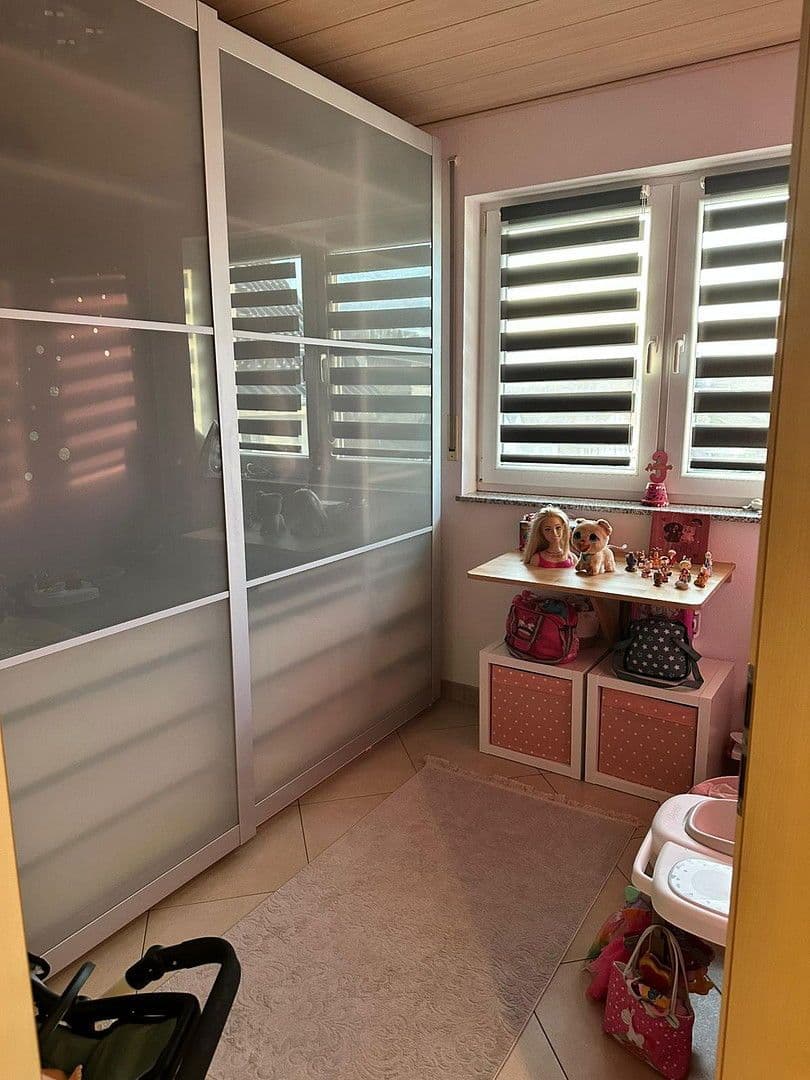 Pronájem bytu 4+1 95 m², Buseck, Hessen Pronájem bytu 4+1 95 m², Buseck, Hessen