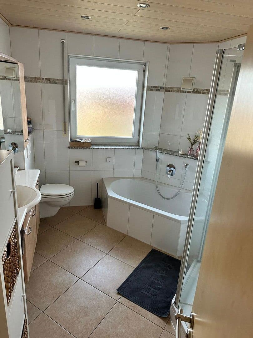 Pronájem bytu 4+1 95 m², Buseck, Hessen Pronájem bytu 4+1 95 m², Buseck, Hessen
