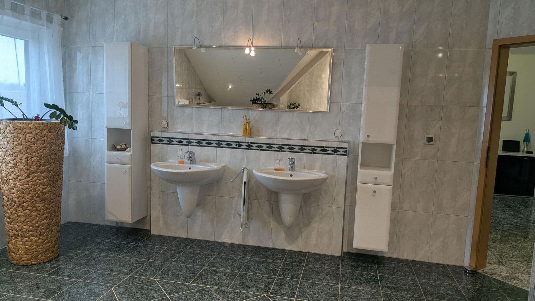 Pronájem bytu 4+1 186 m², Flörsheim-Dalsheim, Porýní-Falc Pronájem bytu 4+1 186 m², Flörsheim-Dalsheim, Porýní-Falc