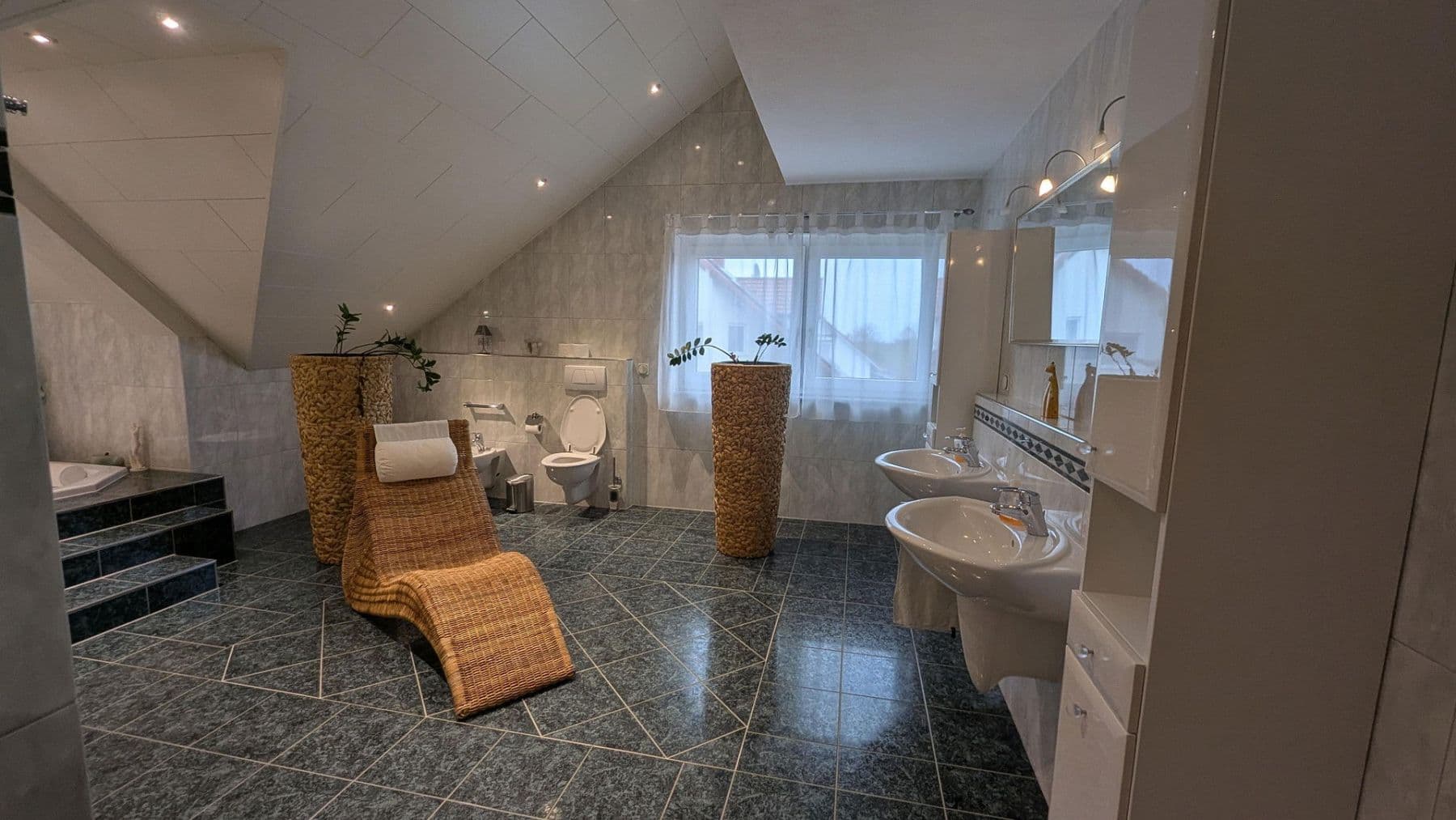 Pronájem bytu 4+1 186 m², Flörsheim-Dalsheim, Porýní-Falc Pronájem bytu 4+1 186 m², Flörsheim-Dalsheim, Porýní-Falc