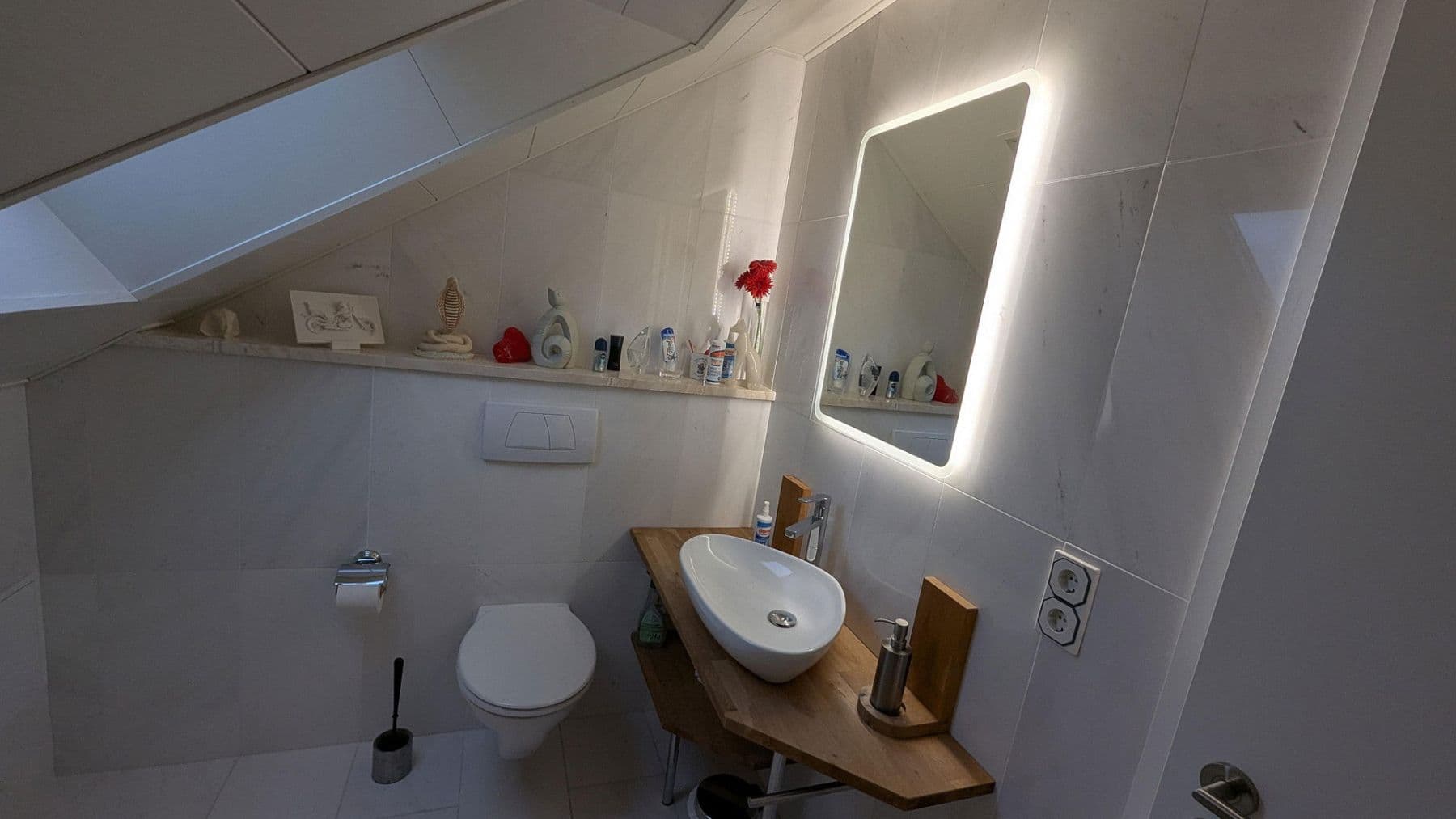 Pronájem bytu 4+1 186 m², Flörsheim-Dalsheim, Porýní-Falc Pronájem bytu 4+1 186 m², Flörsheim-Dalsheim, Porýní-Falc