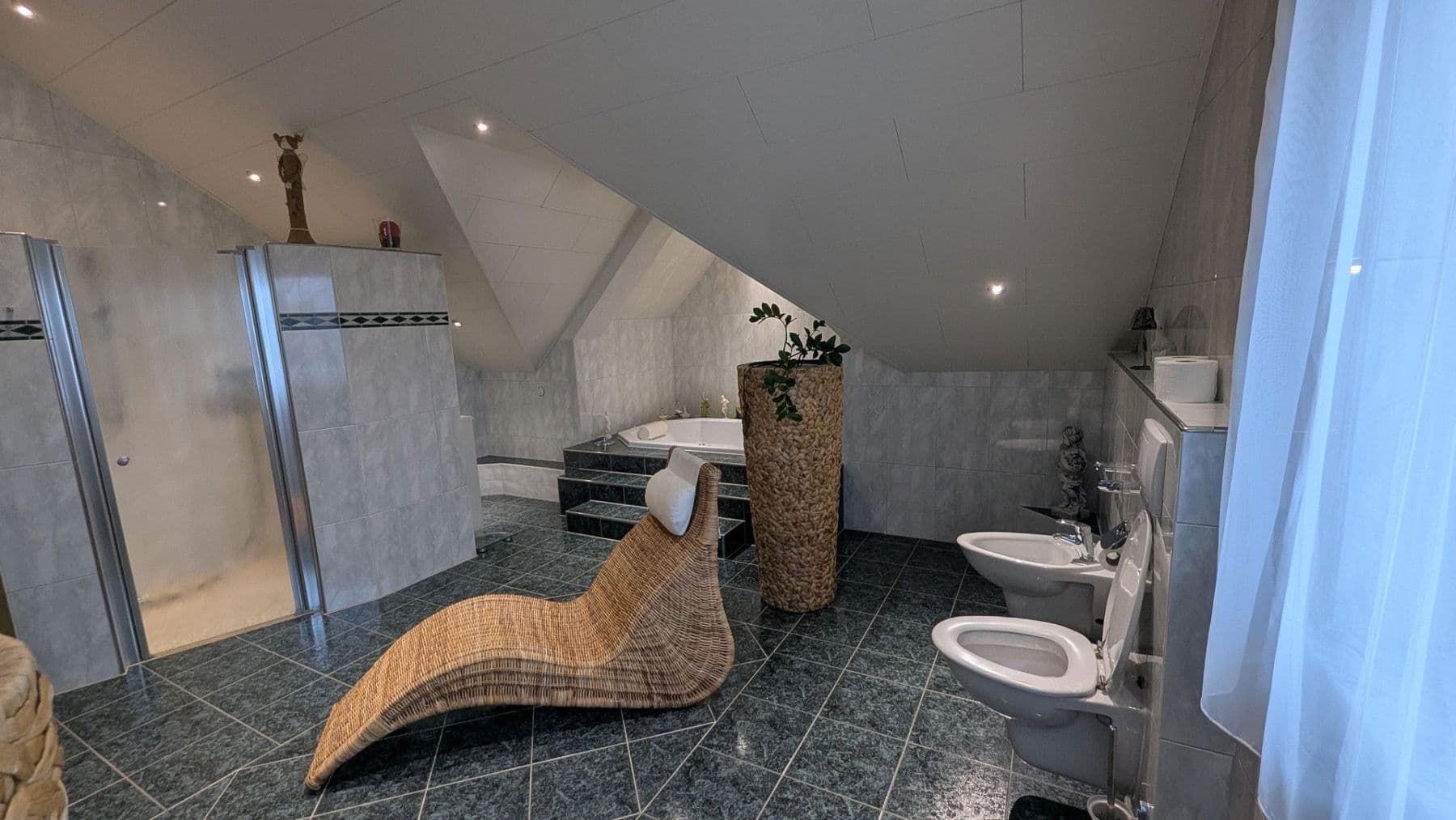 Pronájem bytu 4+1 186 m², Flörsheim-Dalsheim, Porýní-Falc Pronájem bytu 4+1 186 m², Flörsheim-Dalsheim, Porýní-Falc