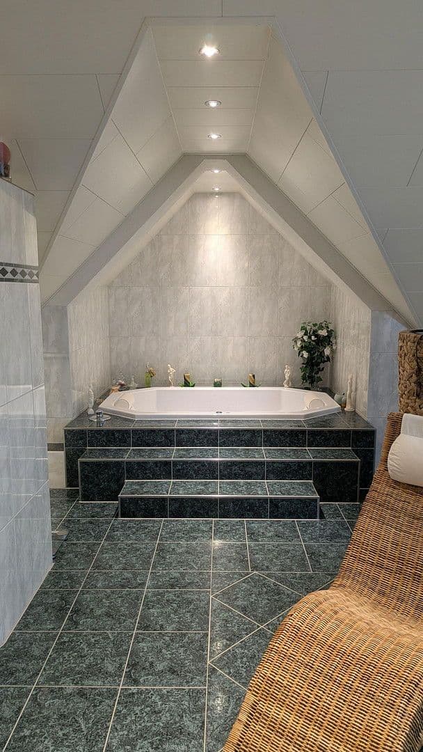 Pronájem bytu 4+1 186 m², Flörsheim-Dalsheim, Porýní-Falc Pronájem bytu 4+1 186 m², Flörsheim-Dalsheim, Porýní-Falc