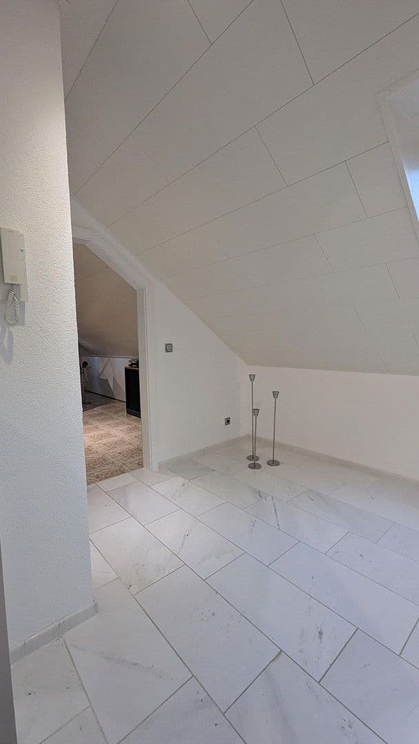 Pronájem bytu 4+1 186 m², Flörsheim-Dalsheim, Porýní-Falc Pronájem bytu 4+1 186 m², Flörsheim-Dalsheim, Porýní-Falc