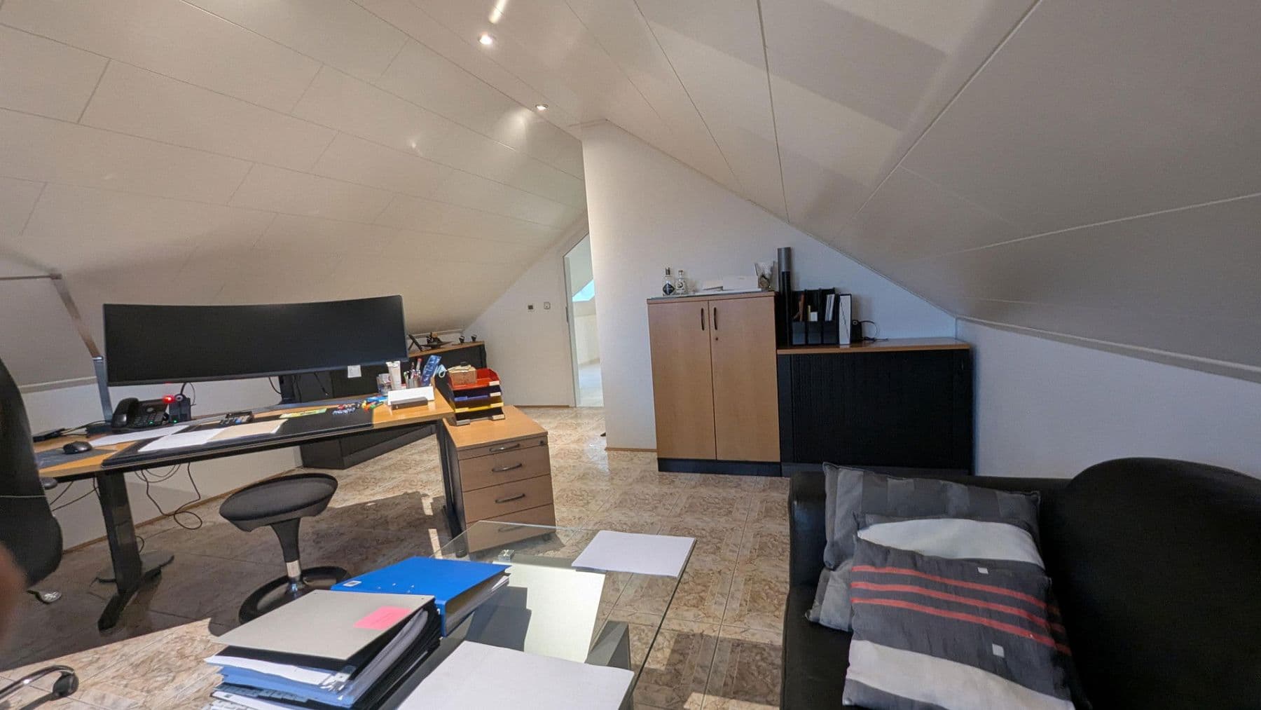 Pronájem bytu 4+1 186 m², Flörsheim-Dalsheim, Porýní-Falc Pronájem bytu 4+1 186 m², Flörsheim-Dalsheim, Porýní-Falc