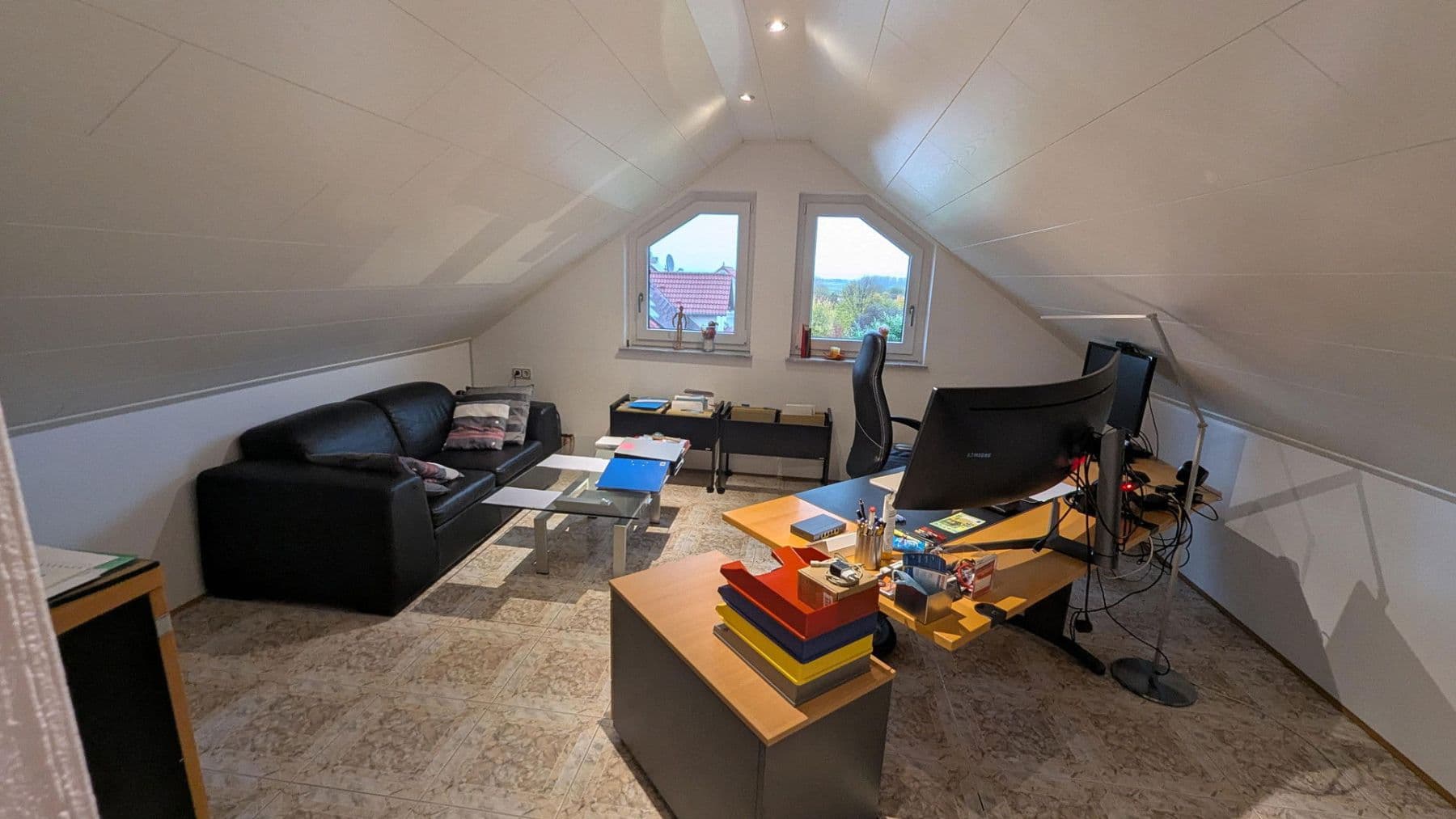 Pronájem bytu 4+1 186 m², Flörsheim-Dalsheim, Porýní-Falc Pronájem bytu 4+1 186 m², Flörsheim-Dalsheim, Porýní-Falc