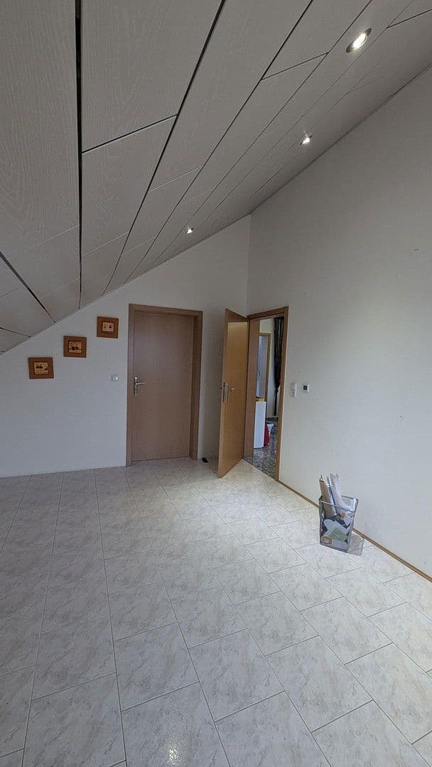 Pronájem bytu 4+1 186 m², Flörsheim-Dalsheim, Porýní-Falc Pronájem bytu 4+1 186 m², Flörsheim-Dalsheim, Porýní-Falc